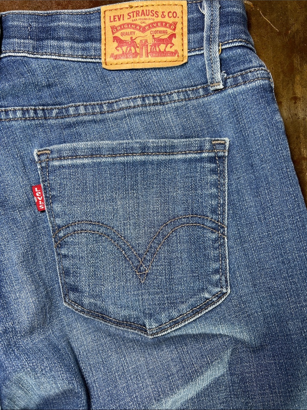 Levi’s 525 “The Perfect Waist” Straight Women's Blue Denim Jeans Size 4 27x30 - Picture 3 of 8